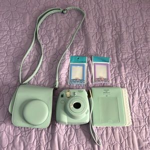 Polaroid Instax mini 9 bundle kit (No film included!!)